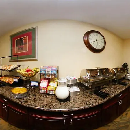 Comfort Inn & Suites Airport Convention Center-3